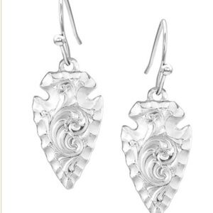 Montana Silversmiths, Ladies Chiseled Arrowhead Earrings